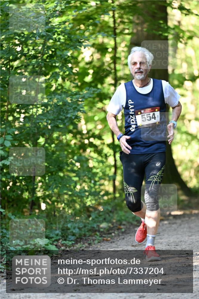 06.10.2024 - Bramfelder Halbmarathon 2024 Dr. Thomas Lammeyer http://msf.ph/oto/7337204 06.10.2024 10:20:14 Laufen 554, 93 meine-sportfotos.de