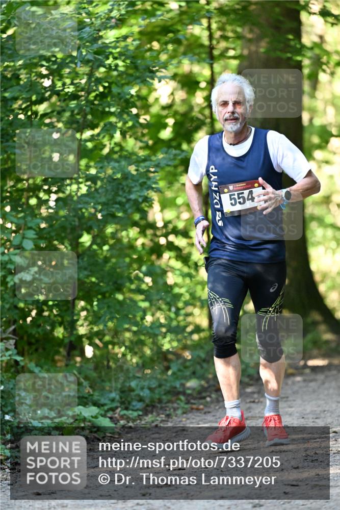 06.10.2024 - Bramfelder Halbmarathon 2024 Dr. Thomas Lammeyer http://msf.ph/oto/7337205 06.10.2024 10:20:14 Laufen 554 meine-sportfotos.de