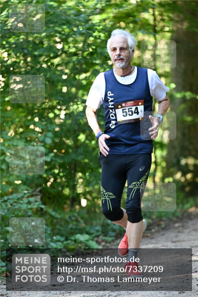 06.10.2024 - Bramfelder Halbmarathon 2024 Dr. Thomas Lammeyer http://msf.ph/oto/7337209 06.10.2024 10:20:14 Laufen 554, 93 meine-sportfotos.de