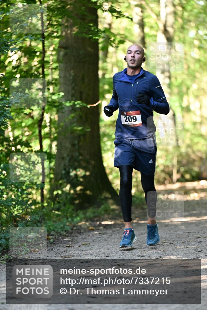 06.10.2024 - Bramfelder Halbmarathon 2024 Dr. Thomas Lammeyer http://msf.ph/oto/7337215 06.10.2024 10:20:16 Laufen 209 meine-sportfotos.de