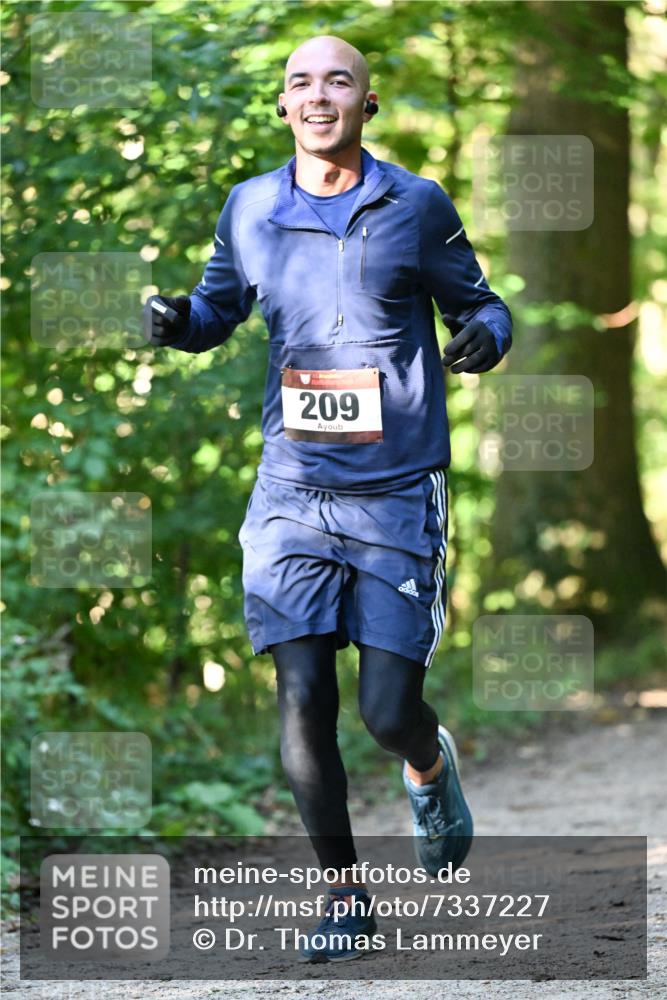 06.10.2024 - Bramfelder Halbmarathon 2024 Dr. Thomas Lammeyer http://msf.ph/oto/7337227 06.10.2024 10:20:18 Laufen 209 meine-sportfotos.de