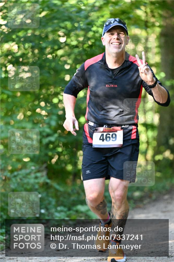 06.10.2024 - Bramfelder Halbmarathon 2024 Dr. Thomas Lammeyer http://msf.ph/oto/7337241 06.10.2024 10:20:22 Laufen 469 meine-sportfotos.de