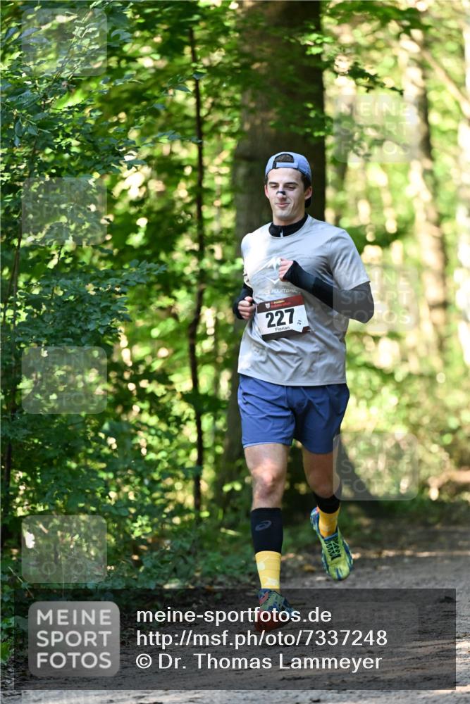 06.10.2024 - Bramfelder Halbmarathon 2024 Dr. Thomas Lammeyer http://msf.ph/oto/7337248 06.10.2024 10:20:30 Laufen 227 meine-sportfotos.de