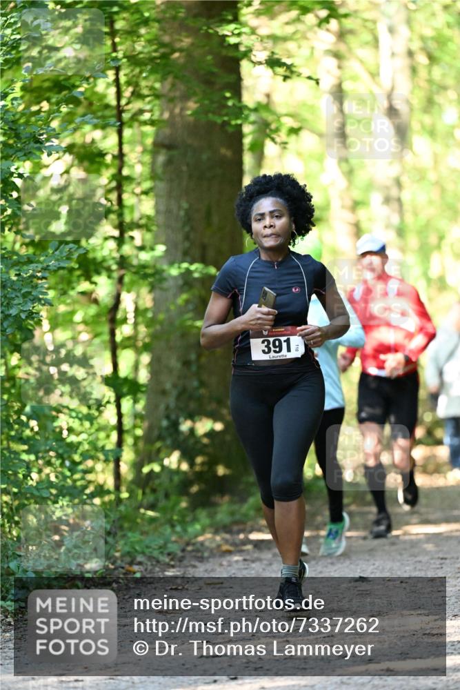 06.10.2024 - Bramfelder Halbmarathon 2024 Dr. Thomas Lammeyer http://msf.ph/oto/7337262 06.10.2024 10:20:33 Laufen 391 meine-sportfotos.de