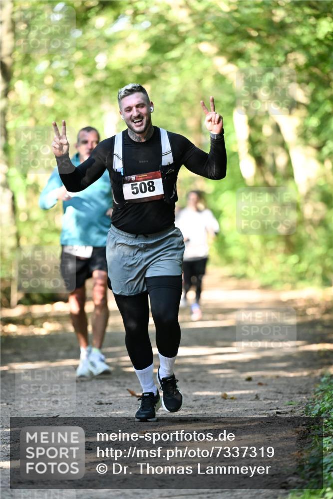 06.10.2024 - Bramfelder Halbmarathon 2024 Dr. Thomas Lammeyer http://msf.ph/oto/7337319 06.10.2024 10:20:54 Laufen 508 meine-sportfotos.de