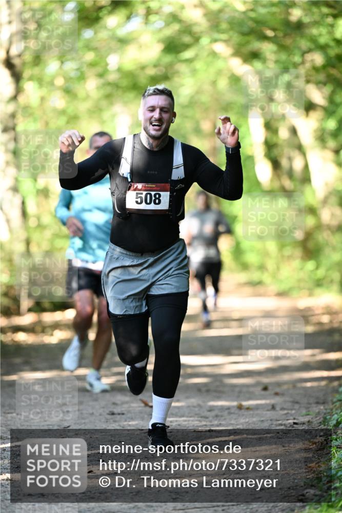06.10.2024 - Bramfelder Halbmarathon 2024 Dr. Thomas Lammeyer http://msf.ph/oto/7337321 06.10.2024 10:20:54 Laufen 33, 508 meine-sportfotos.de