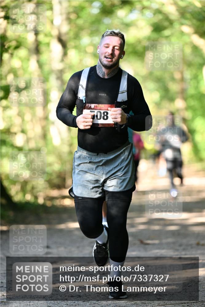06.10.2024 - Bramfelder Halbmarathon 2024 Dr. Thomas Lammeyer http://msf.ph/oto/7337327 06.10.2024 10:20:55 Laufen 08 meine-sportfotos.de