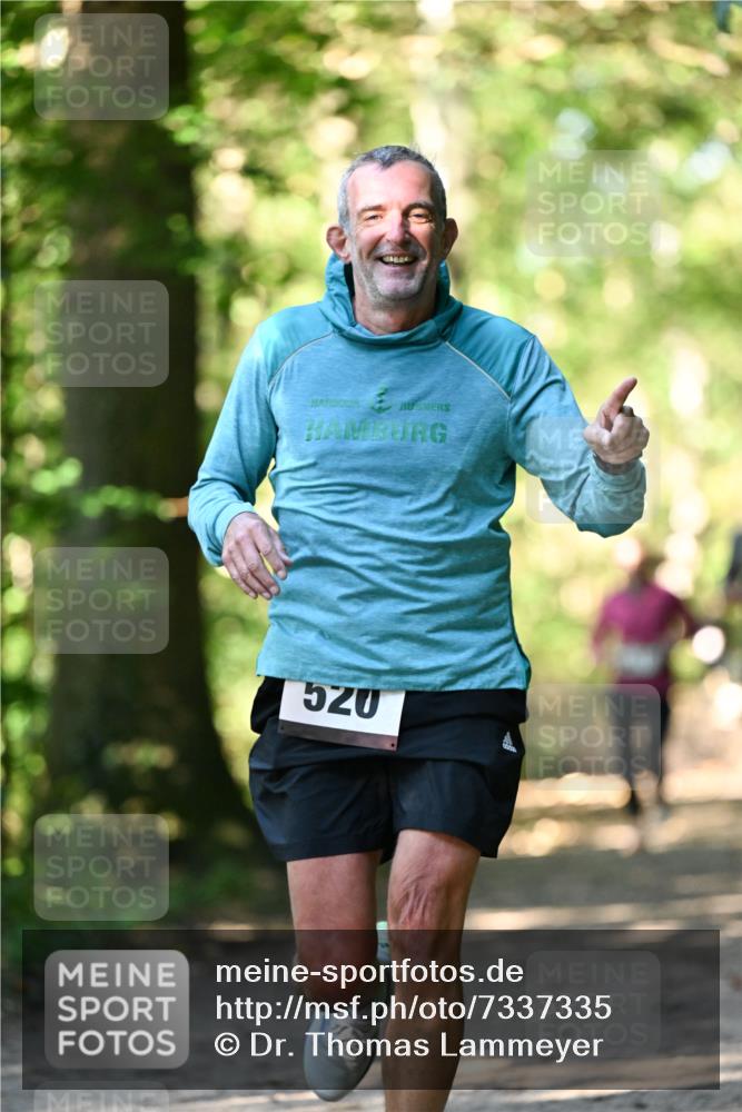 06.10.2024 - Bramfelder Halbmarathon 2024 Dr. Thomas Lammeyer http://msf.ph/oto/7337335 06.10.2024 10:20:57 Laufen 520 meine-sportfotos.de