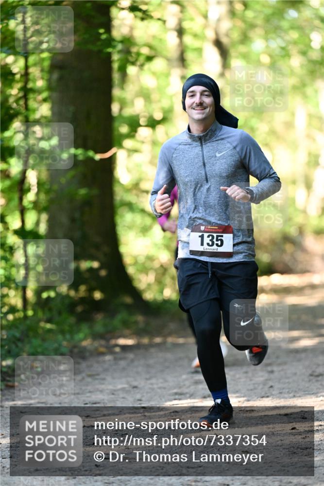 06.10.2024 - Bramfelder Halbmarathon 2024 Dr. Thomas Lammeyer http://msf.ph/oto/7337354 06.10.2024 10:21:01 Laufen 31, 135 meine-sportfotos.de