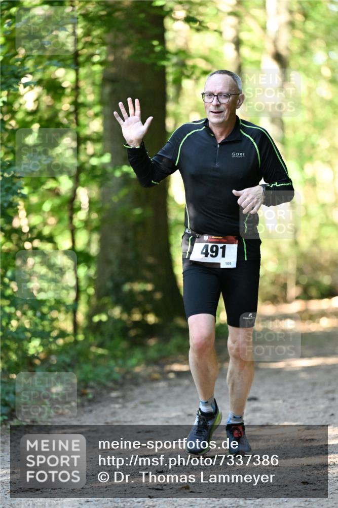 06.10.2024 - Bramfelder Halbmarathon 2024 Dr. Thomas Lammeyer http://msf.ph/oto/7337386 06.10.2024 10:21:08 Laufen 33, 491, 109 meine-sportfotos.de