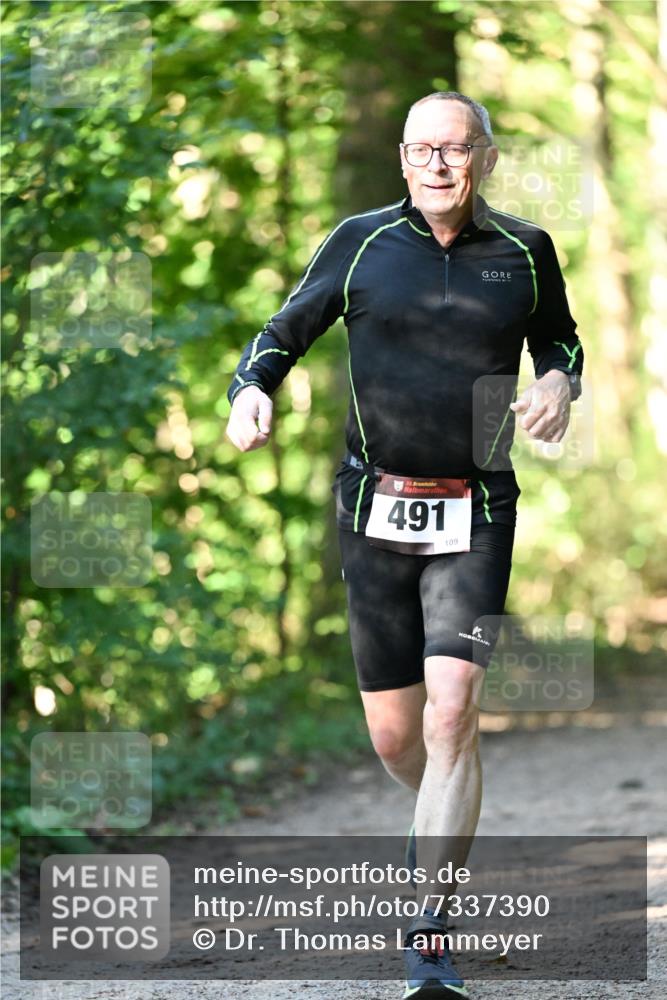 06.10.2024 - Bramfelder Halbmarathon 2024 Dr. Thomas Lammeyer http://msf.ph/oto/7337390 06.10.2024 10:21:08 Laufen 33, 491, 109 meine-sportfotos.de