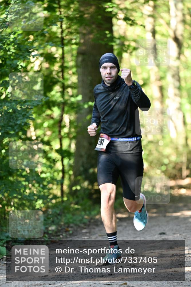 06.10.2024 - Bramfelder Halbmarathon 2024 Dr. Thomas Lammeyer http://msf.ph/oto/7337405 06.10.2024 10:21:12 Laufen 202 meine-sportfotos.de