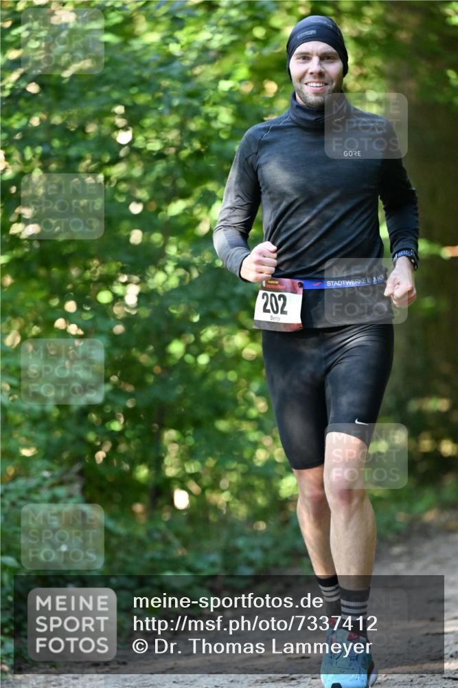 06.10.2024 - Bramfelder Halbmarathon 2024 Dr. Thomas Lammeyer http://msf.ph/oto/7337412 06.10.2024 10:21:13 Laufen 202 meine-sportfotos.de