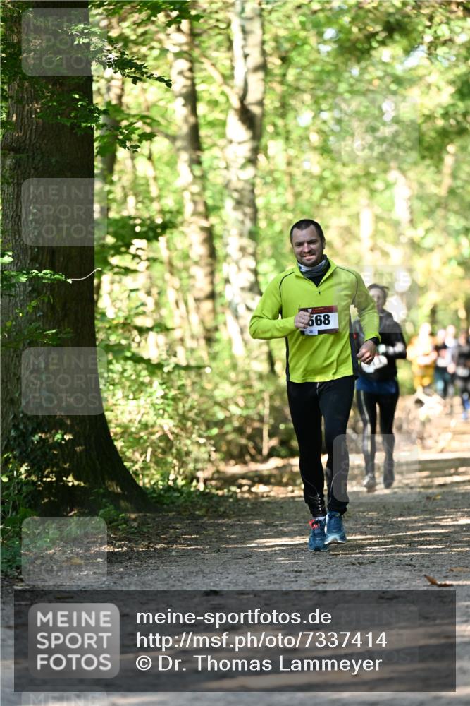 06.10.2024 - Bramfelder Halbmarathon 2024 Dr. Thomas Lammeyer http://msf.ph/oto/7337414 06.10.2024 10:21:15 Laufen 568 meine-sportfotos.de