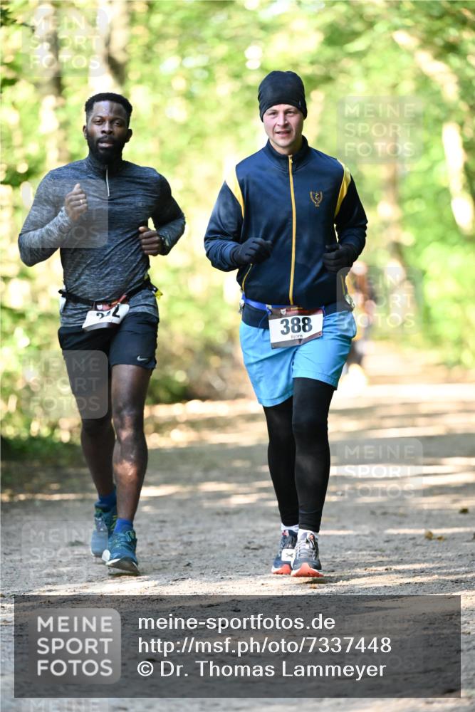 06.10.2024 - Bramfelder Halbmarathon 2024 Dr. Thomas Lammeyer http://msf.ph/oto/7337448 06.10.2024 10:21:22 Laufen 388 meine-sportfotos.de