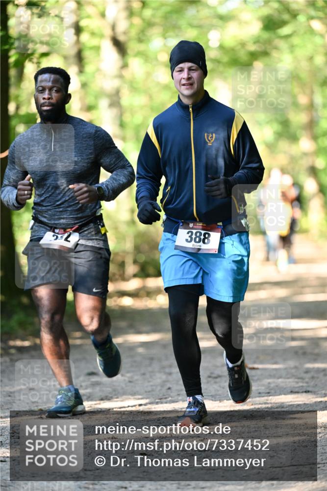 06.10.2024 - Bramfelder Halbmarathon 2024 Dr. Thomas Lammeyer http://msf.ph/oto/7337452 06.10.2024 10:21:23 Laufen 388 meine-sportfotos.de