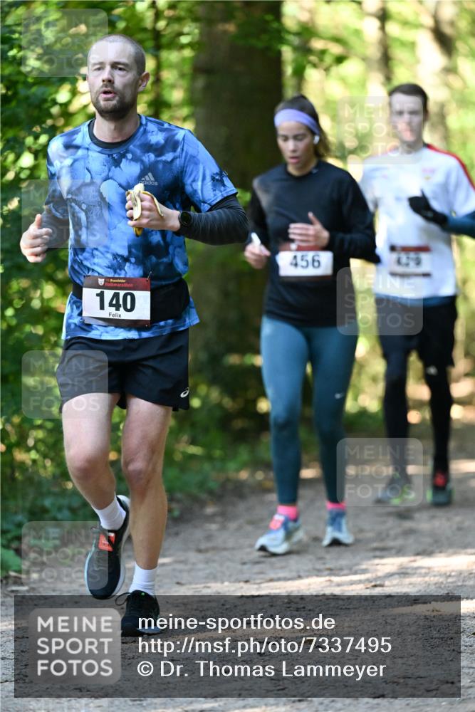 06.10.2024 - Bramfelder Halbmarathon 2024 Dr. Thomas Lammeyer http://msf.ph/oto/7337495 06.10.2024 10:21:37 Laufen 33, 140, 456 meine-sportfotos.de
