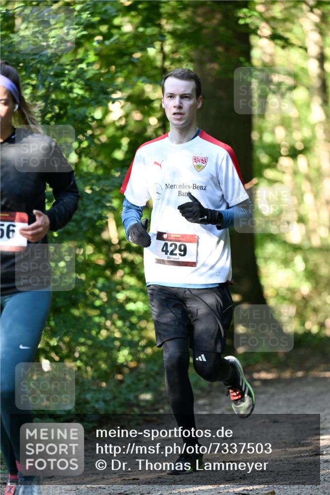 06.10.2024 - Bramfelder Halbmarathon 2024 Dr. Thomas Lammeyer http://msf.ph/oto/7337503 06.10.2024 10:21:39 Laufen 56, 429 meine-sportfotos.de
