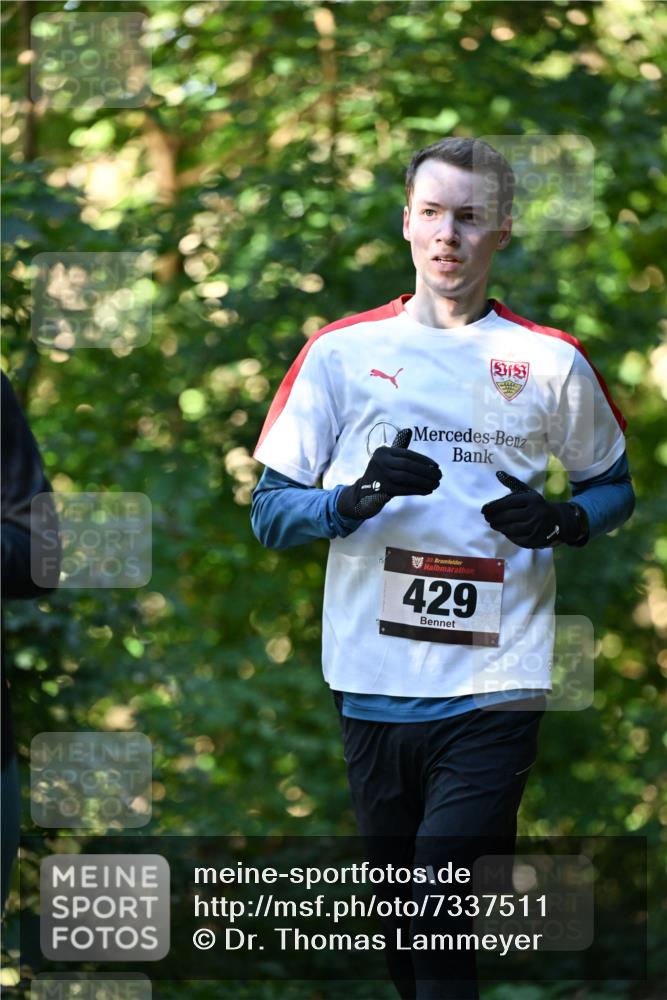 06.10.2024 - Bramfelder Halbmarathon 2024 Dr. Thomas Lammeyer http://msf.ph/oto/7337511 06.10.2024 10:21:40 Laufen 33, 429 meine-sportfotos.de