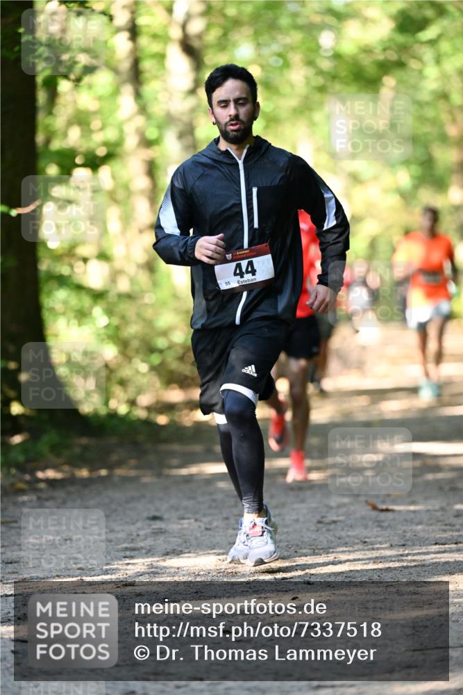 06.10.2024 - Bramfelder Halbmarathon 2024 Dr. Thomas Lammeyer http://msf.ph/oto/7337518 06.10.2024 10:21:57 Laufen 55, 44 meine-sportfotos.de