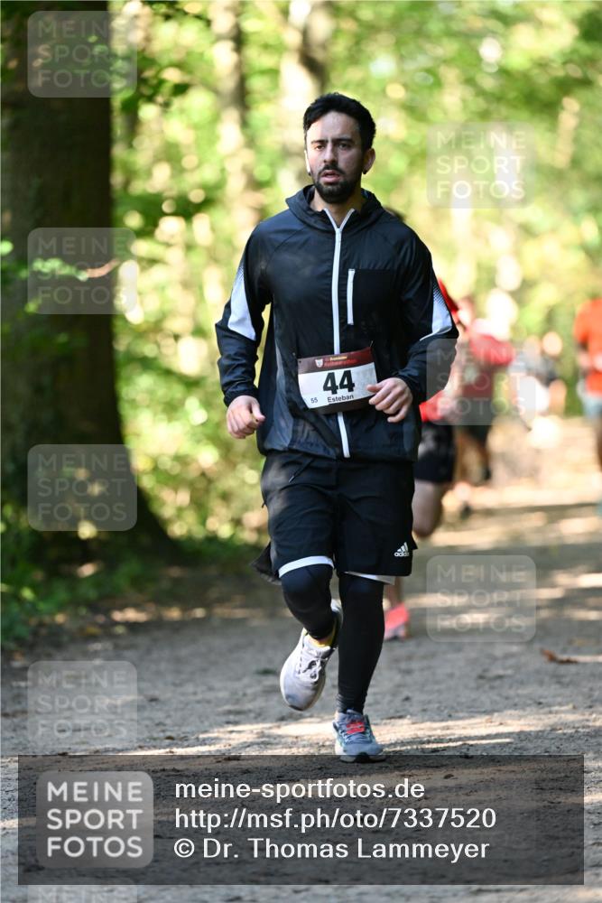06.10.2024 - Bramfelder Halbmarathon 2024 Dr. Thomas Lammeyer http://msf.ph/oto/7337520 06.10.2024 10:21:57 Laufen 55, 44 meine-sportfotos.de
