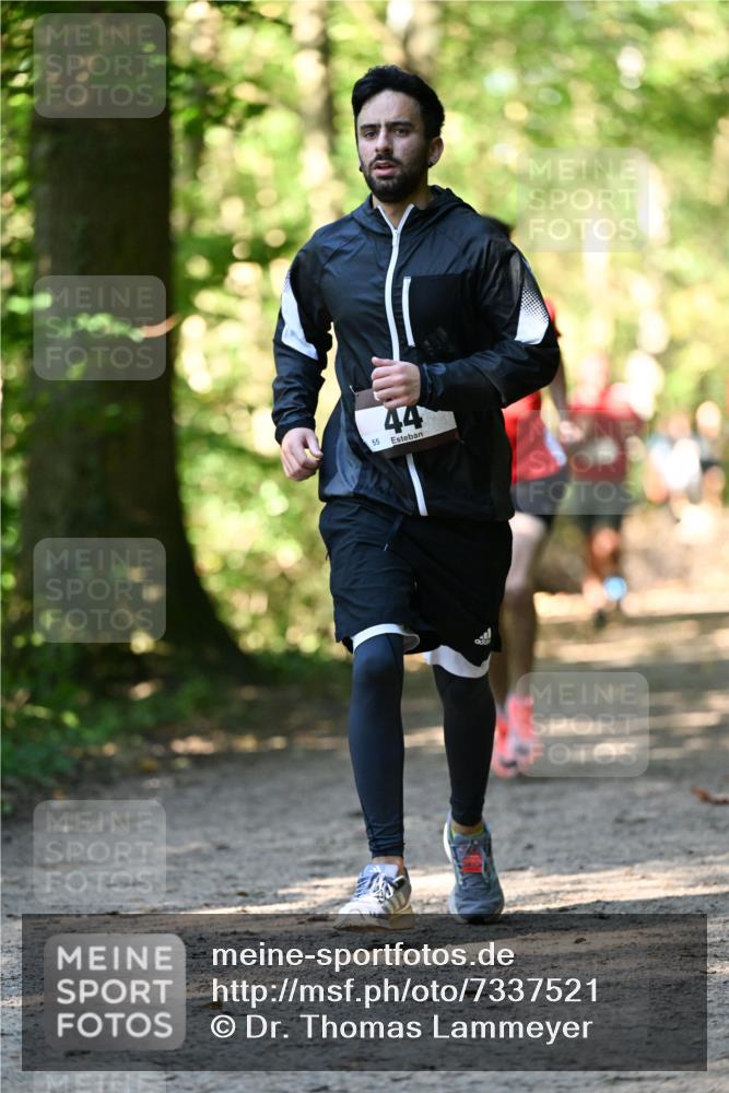 06.10.2024 - Bramfelder Halbmarathon 2024 Dr. Thomas Lammeyer http://msf.ph/oto/7337521 06.10.2024 10:21:57 Laufen 55, 44 meine-sportfotos.de