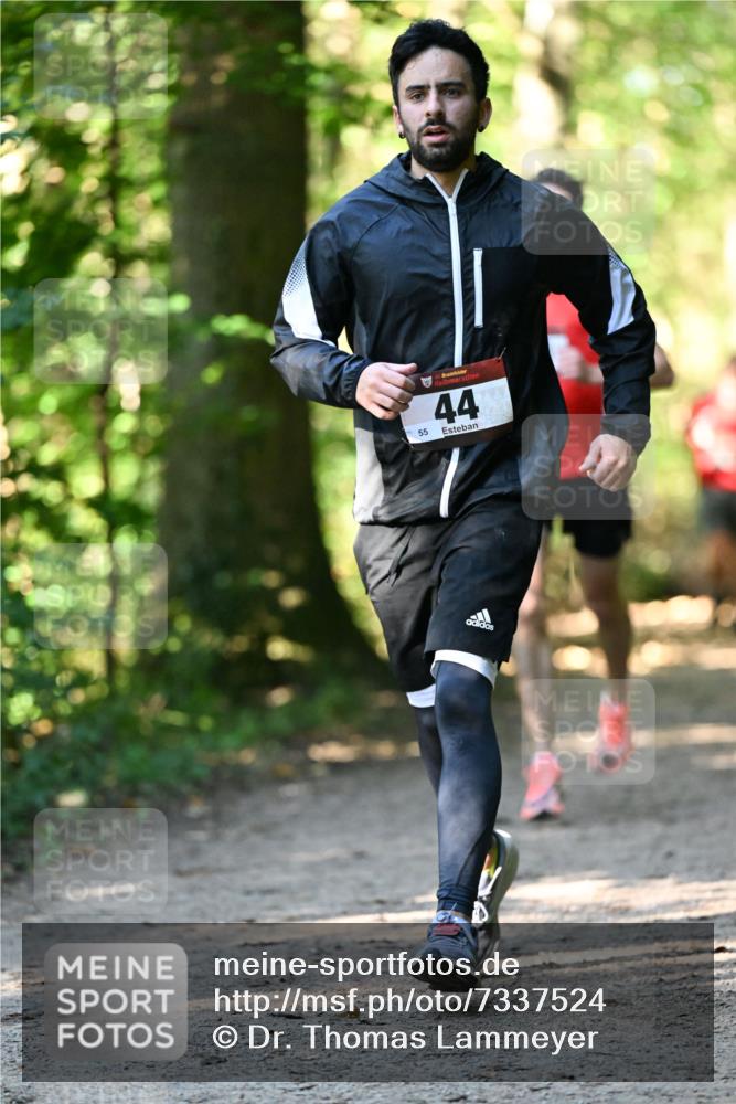 06.10.2024 - Bramfelder Halbmarathon 2024 Dr. Thomas Lammeyer http://msf.ph/oto/7337524 06.10.2024 10:21:58 Laufen 55, 33, 44 meine-sportfotos.de