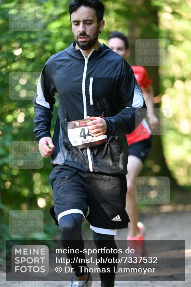 06.10.2024 - Bramfelder Halbmarathon 2024 Dr. Thomas Lammeyer http://msf.ph/oto/7337532 06.10.2024 10:21:59 Laufen 55, 35, 44 meine-sportfotos.de