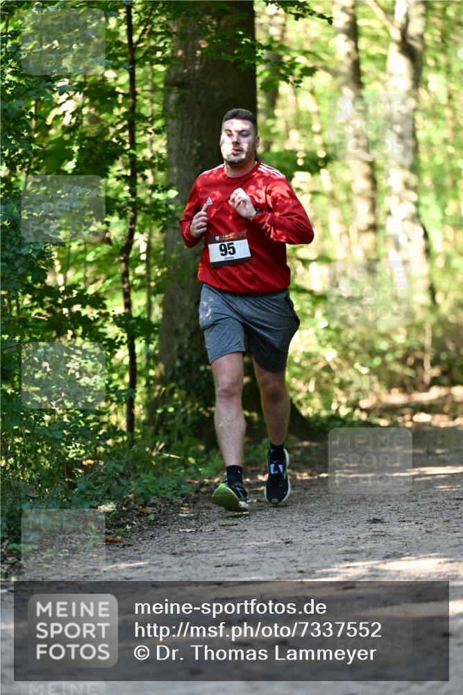 06.10.2024 - Bramfelder Halbmarathon 2024 Dr. Thomas Lammeyer http://msf.ph/oto/7337552 06.10.2024 10:22:05 Laufen 95 meine-sportfotos.de