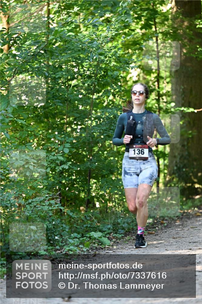 06.10.2024 - Bramfelder Halbmarathon 2024 Dr. Thomas Lammeyer http://msf.ph/oto/7337616 06.10.2024 10:22:20 Laufen 136 meine-sportfotos.de