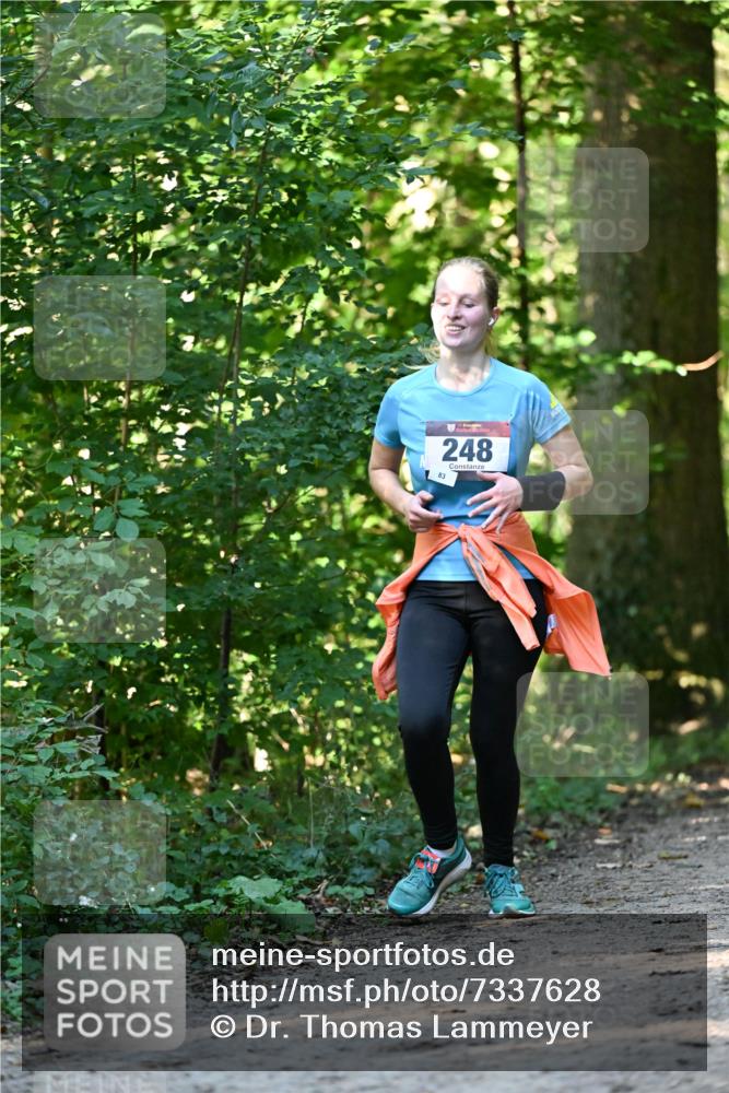 06.10.2024 - Bramfelder Halbmarathon 2024 Dr. Thomas Lammeyer http://msf.ph/oto/7337628 06.10.2024 10:22:22 Laufen 83, 248 meine-sportfotos.de