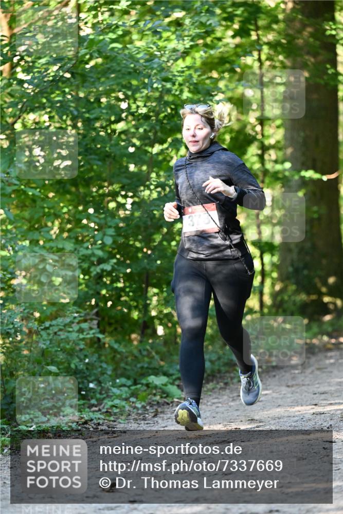 06.10.2024 - Bramfelder Halbmarathon 2024 Dr. Thomas Lammeyer http://msf.ph/oto/7337669 06.10.2024 10:22:30 Laufen 373 meine-sportfotos.de