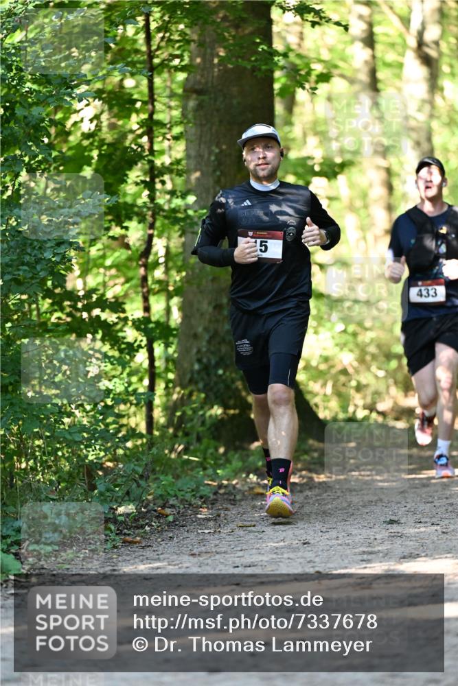 06.10.2024 - Bramfelder Halbmarathon 2024 Dr. Thomas Lammeyer http://msf.ph/oto/7337678 06.10.2024 10:22:35 Laufen 15, 433 meine-sportfotos.de