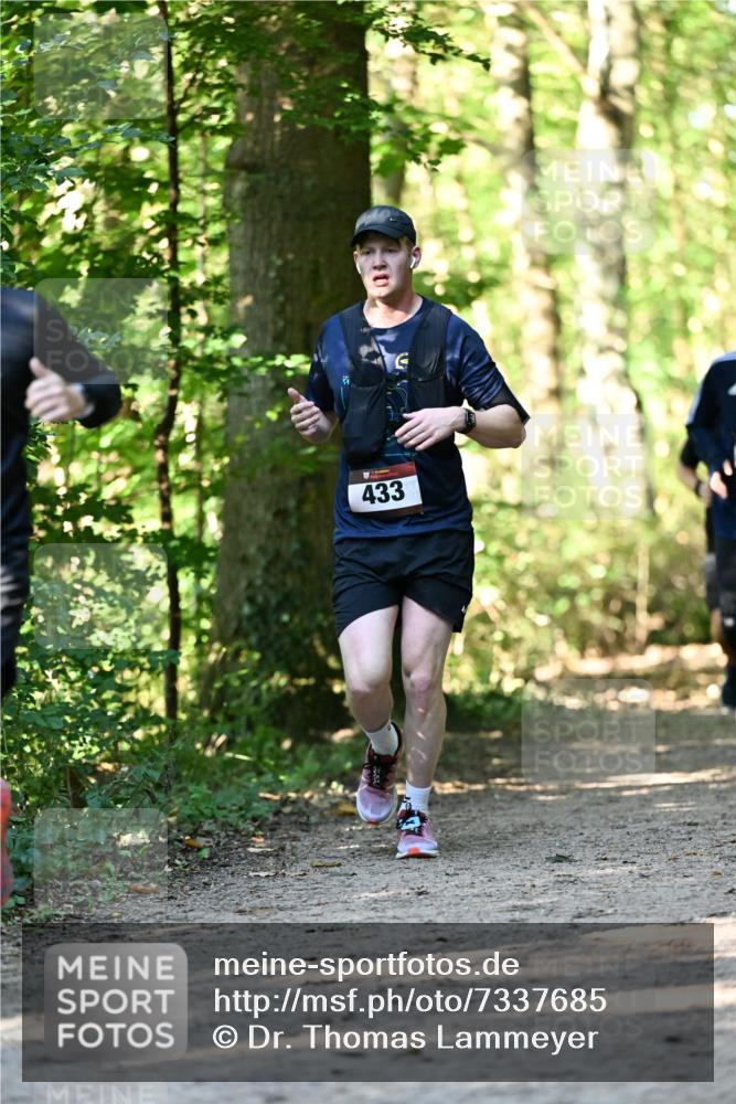 06.10.2024 - Bramfelder Halbmarathon 2024 Dr. Thomas Lammeyer http://msf.ph/oto/7337685 06.10.2024 10:22:37 Laufen 10, 433 meine-sportfotos.de