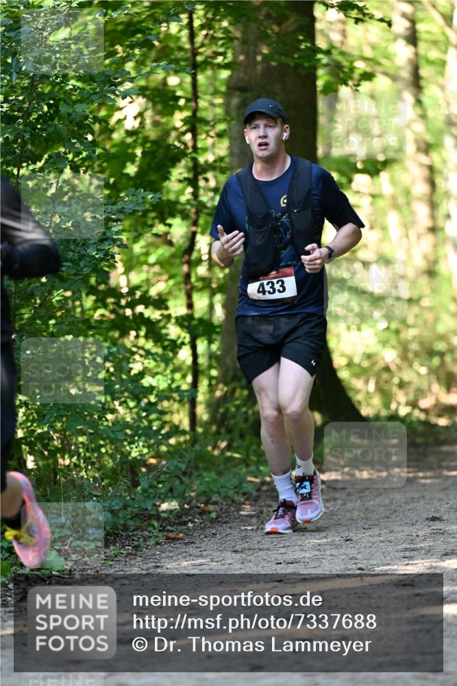 06.10.2024 - Bramfelder Halbmarathon 2024 Dr. Thomas Lammeyer http://msf.ph/oto/7337688 06.10.2024 10:22:37 Laufen 10, 433 meine-sportfotos.de