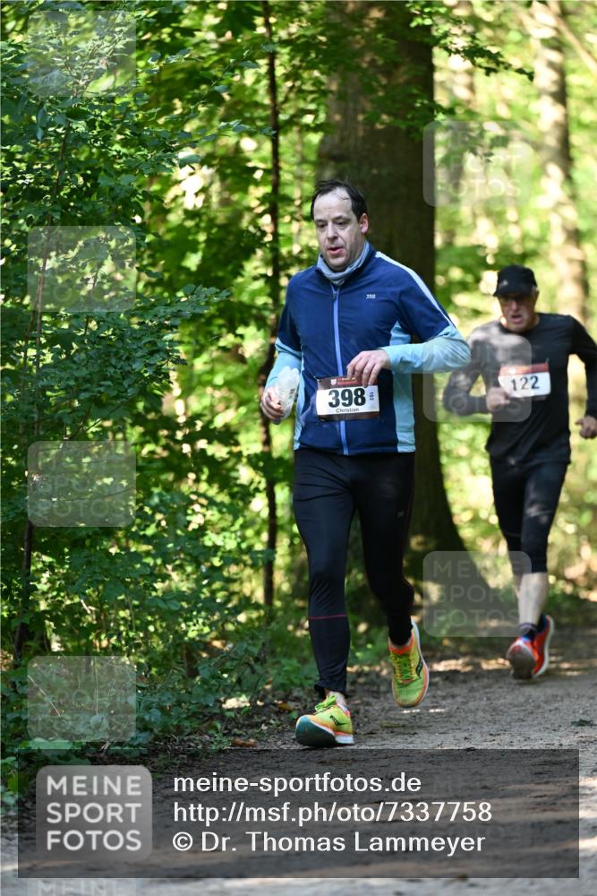 06.10.2024 - Bramfelder Halbmarathon 2024 Dr. Thomas Lammeyer http://msf.ph/oto/7337758 06.10.2024 10:23:09 Laufen 398, 122 meine-sportfotos.de