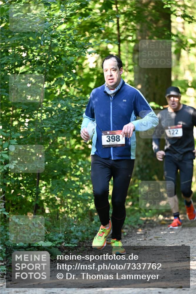 06.10.2024 - Bramfelder Halbmarathon 2024 Dr. Thomas Lammeyer http://msf.ph/oto/7337762 06.10.2024 10:23:10 Laufen 398, 122 meine-sportfotos.de