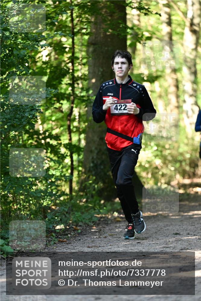 06.10.2024 - Bramfelder Halbmarathon 2024 Dr. Thomas Lammeyer http://msf.ph/oto/7337778 06.10.2024 10:23:13 Laufen 422 meine-sportfotos.de