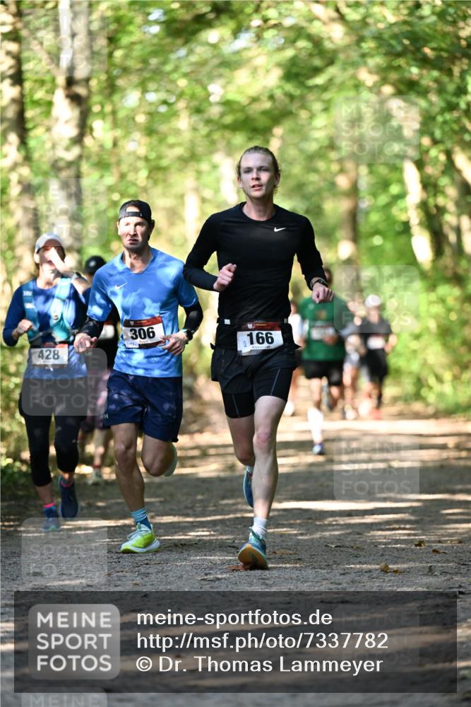 06.10.2024 - Bramfelder Halbmarathon 2024 Dr. Thomas Lammeyer http://msf.ph/oto/7337782 06.10.2024 10:23:15 Laufen 428, 306, 172, 166 meine-sportfotos.de