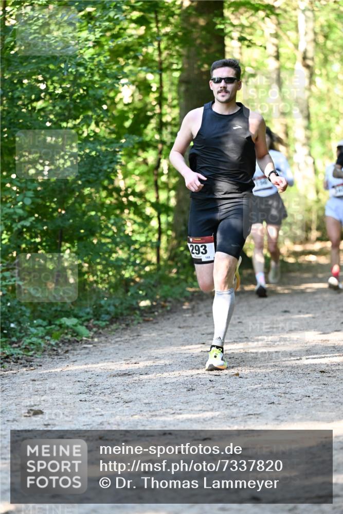 06.10.2024 - Bramfelder Halbmarathon 2024 Dr. Thomas Lammeyer http://msf.ph/oto/7337820 06.10.2024 10:23:27 Laufen 293, 168, 1 meine-sportfotos.de