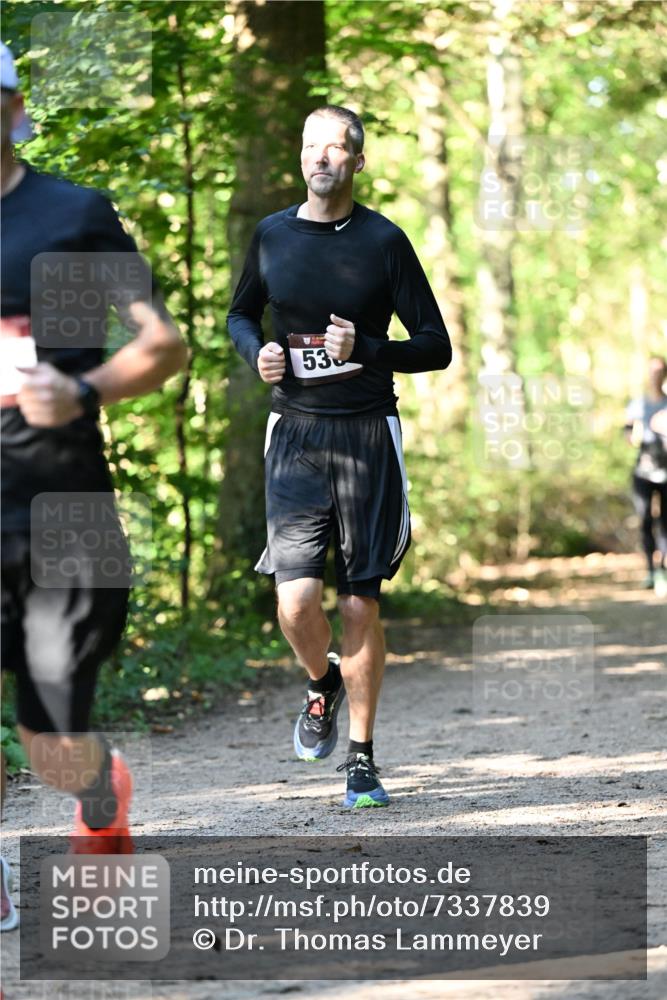 06.10.2024 - Bramfelder Halbmarathon 2024 Dr. Thomas Lammeyer http://msf.ph/oto/7337839 06.10.2024 10:23:31 Laufen 53 meine-sportfotos.de