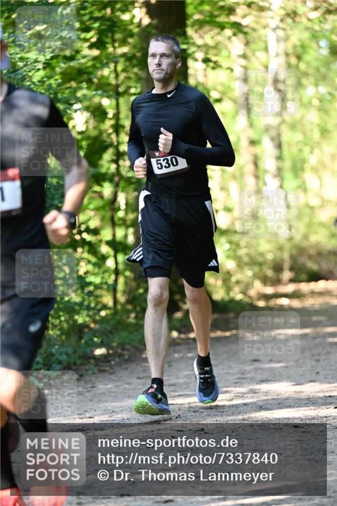 06.10.2024 - Bramfelder Halbmarathon 2024 Dr. Thomas Lammeyer http://msf.ph/oto/7337840 06.10.2024 10:23:31 Laufen 530 meine-sportfotos.de