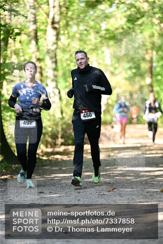 06.10.2024 - Bramfelder Halbmarathon 2024 Dr. Thomas Lammeyer http://msf.ph/oto/7337858 06.10.2024 10:23:35 Laufen 480, 492 meine-sportfotos.de