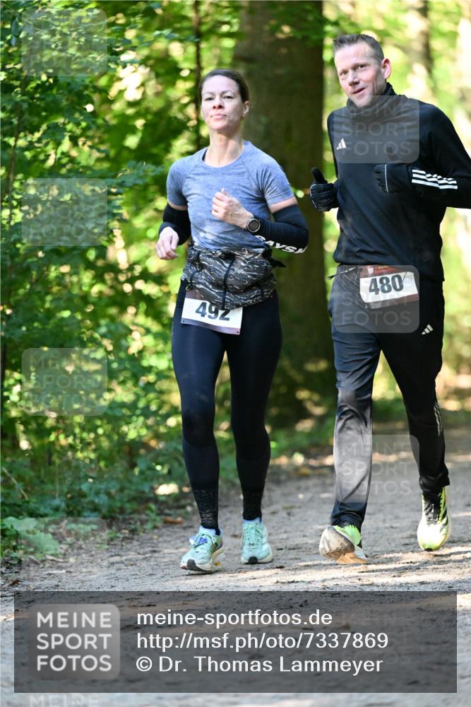 06.10.2024 - Bramfelder Halbmarathon 2024 Dr. Thomas Lammeyer http://msf.ph/oto/7337869 06.10.2024 10:23:37 Laufen 480, 492 meine-sportfotos.de