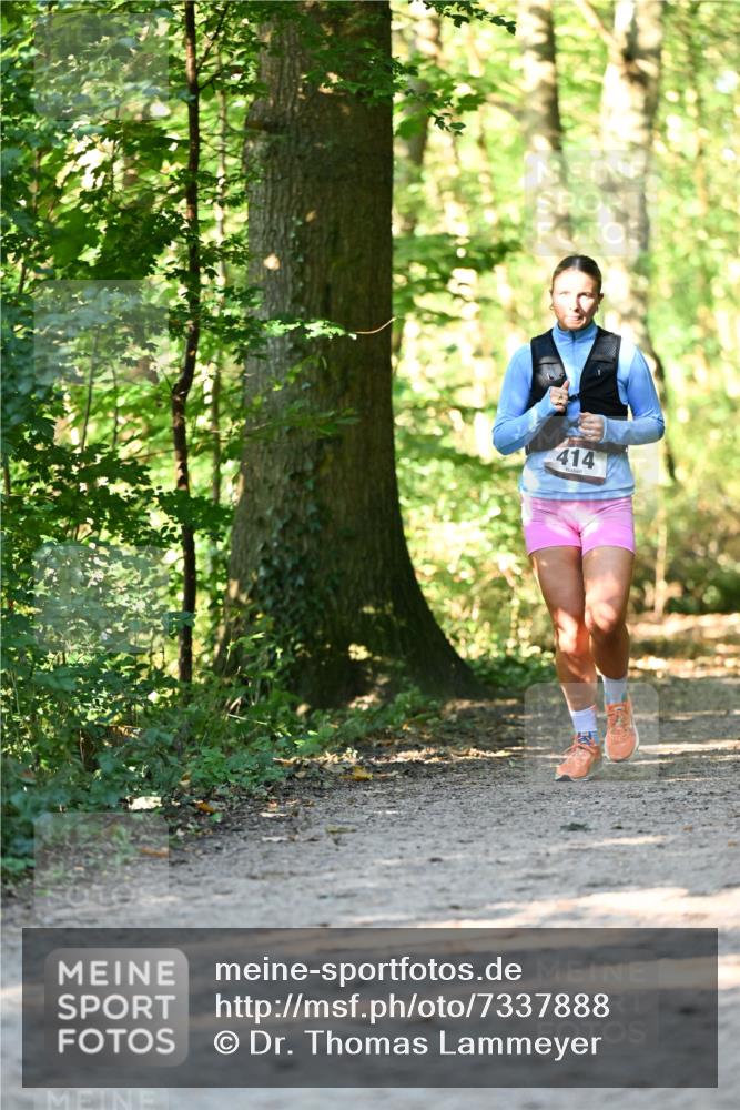 06.10.2024 - Bramfelder Halbmarathon 2024 Dr. Thomas Lammeyer http://msf.ph/oto/7337888 06.10.2024 10:23:45 Laufen 414 meine-sportfotos.de