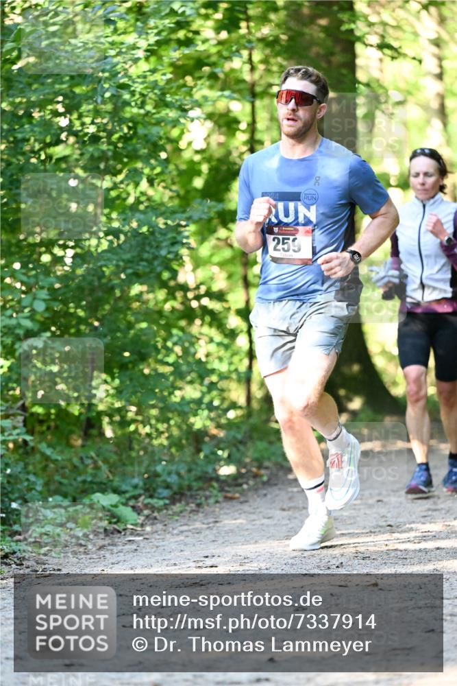06.10.2024 - Bramfelder Halbmarathon 2024 Dr. Thomas Lammeyer http://msf.ph/oto/7337914 06.10.2024 10:24:03 Laufen 2024, 259 meine-sportfotos.de