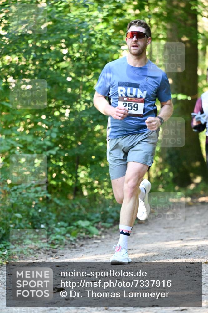 06.10.2024 - Bramfelder Halbmarathon 2024 Dr. Thomas Lammeyer http://msf.ph/oto/7337916 06.10.2024 10:24:03 Laufen 2024, 259 meine-sportfotos.de