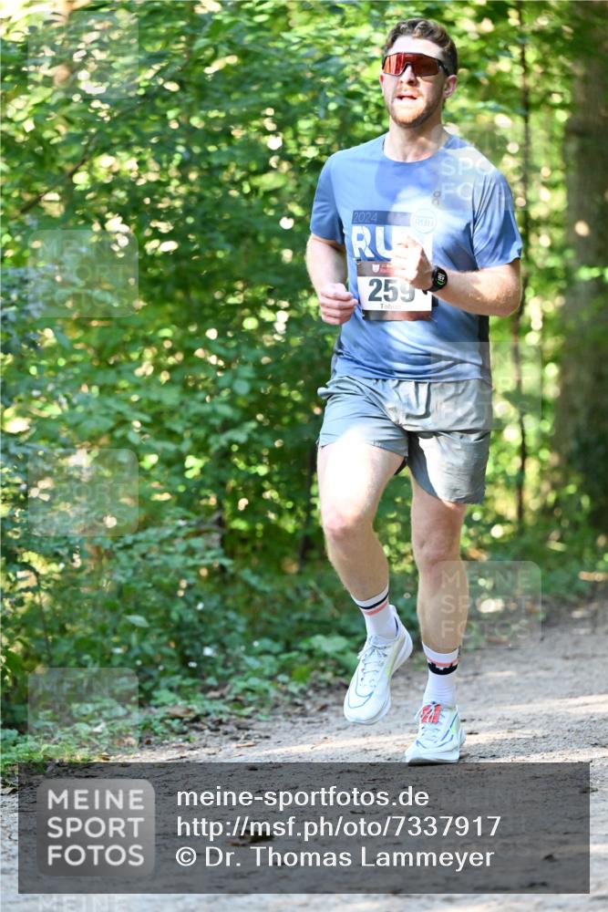 06.10.2024 - Bramfelder Halbmarathon 2024 Dr. Thomas Lammeyer http://msf.ph/oto/7337917 06.10.2024 10:24:03 Laufen 2024, 259 meine-sportfotos.de