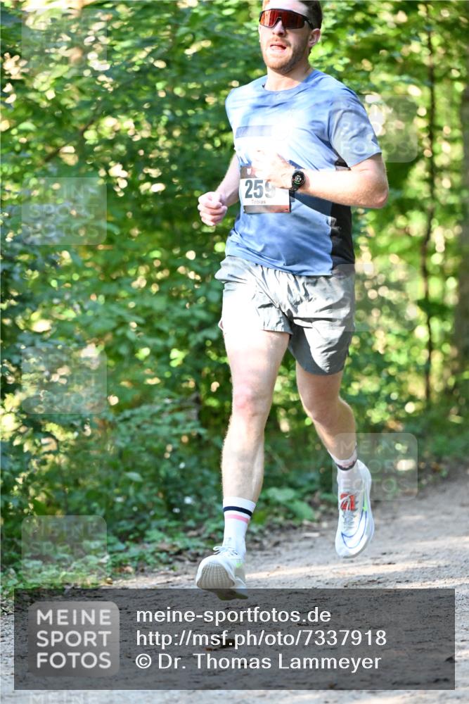 06.10.2024 - Bramfelder Halbmarathon 2024 Dr. Thomas Lammeyer http://msf.ph/oto/7337918 06.10.2024 10:24:03 Laufen 259 meine-sportfotos.de