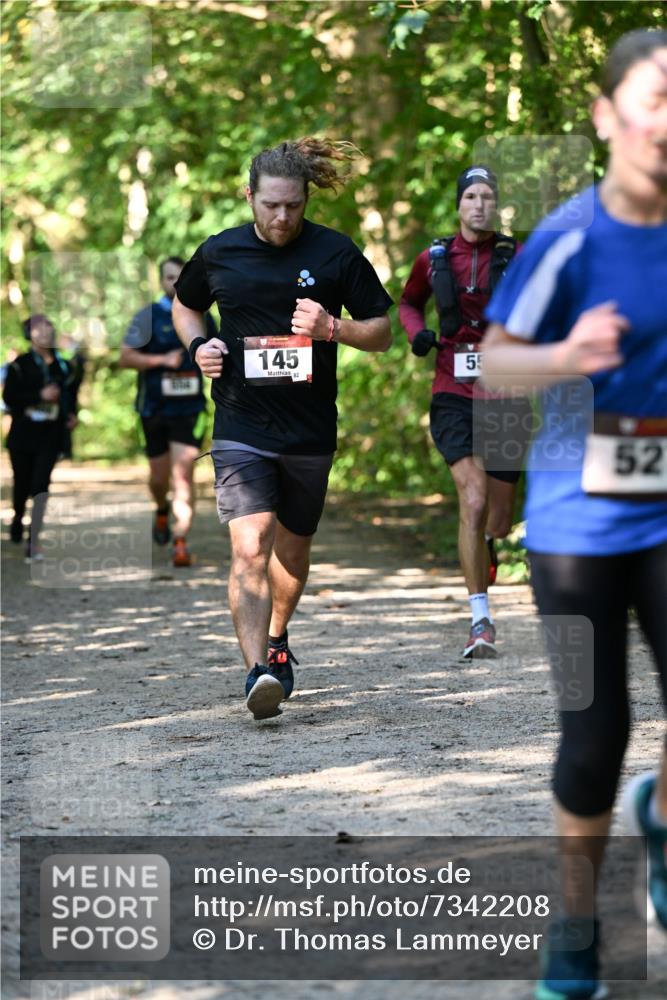 06.10.2024 - Bramfelder Halbmarathon 2024 Dr. Thomas Lammeyer http://msf.ph/oto/7342208 06.10.2024 10:52:46 Laufen 145, 82, 55, 52 meine-sportfotos.de